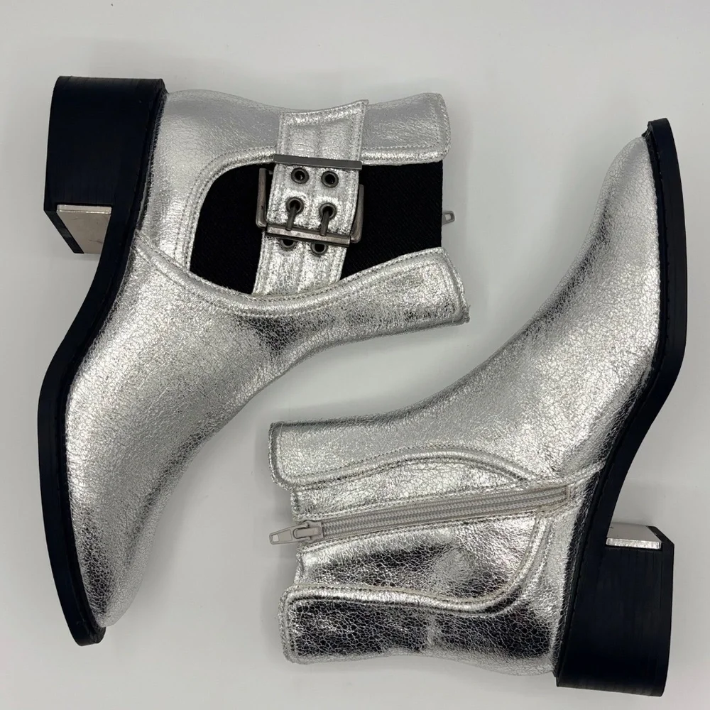 BCBGeneration Barini Silver Metallic Cutout Ankle Boots 6.5M Western Festival